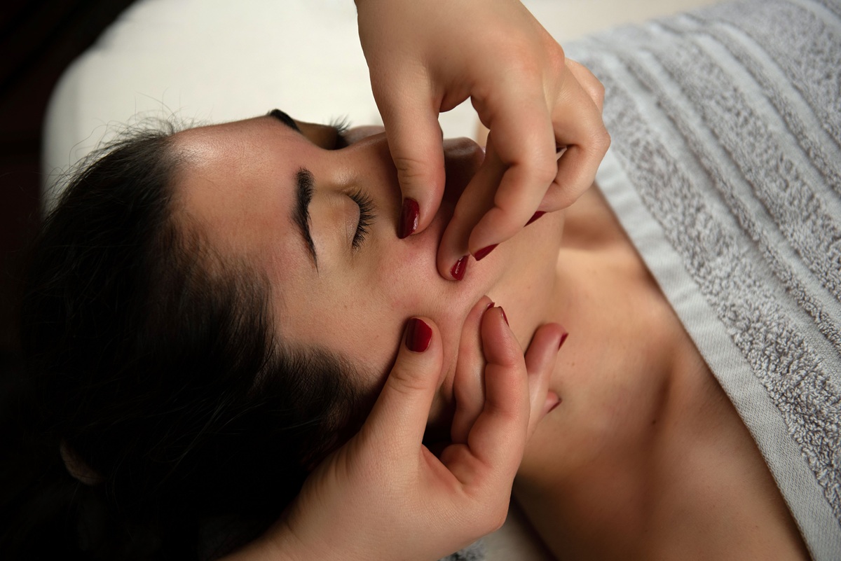 Frissítő arcmasszázs – 60 perc